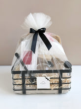 Load image into Gallery viewer, The Iced Teaholic Gift Set