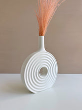 Load image into Gallery viewer, White Circle Vase