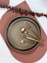 Load image into Gallery viewer, Minimal Beige Plates