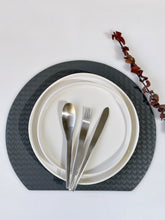 Load image into Gallery viewer, Minimal White Plates