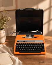 Load image into Gallery viewer, Vintage Silver-Reed 200 Typewriter – Circa 1970s – Made in Japan