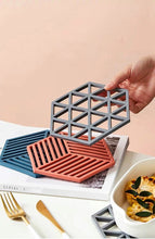 Load image into Gallery viewer, Geometric Table Mats
