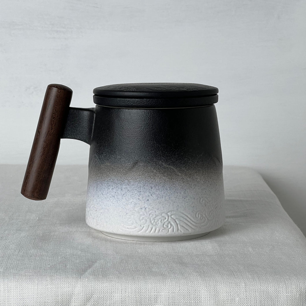 The Japanese Inflated Black & White Mug with Infuser