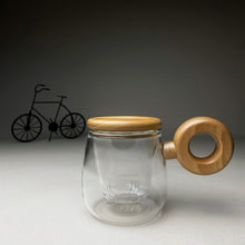 Load image into Gallery viewer, Circled Handle Inflated Glass Mug with Wooden Lid