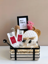 Load image into Gallery viewer, The Iced Teaholic Gift Set
