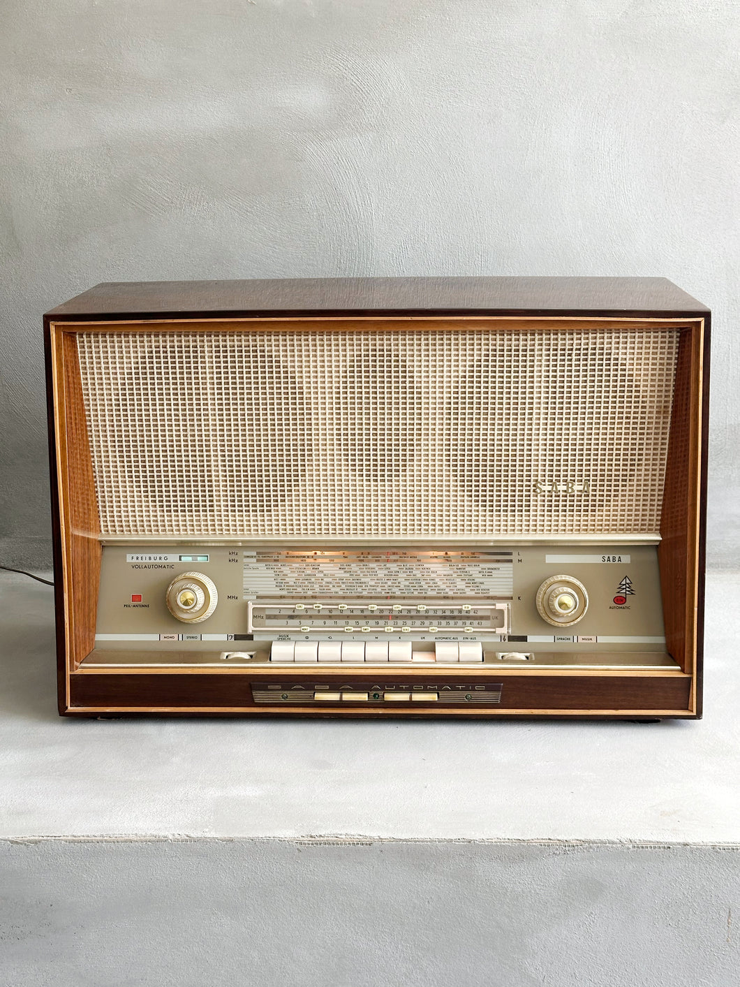 SABA Freiburg Vollautomatic Antique Radio 1950s - Germany