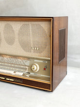 Load image into Gallery viewer, SABA Freiburg Vollautomatic Antique Radio 1950s - Germany

