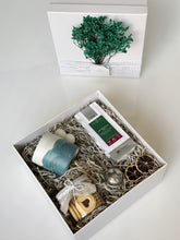 Load image into Gallery viewer, Calming Tea Gift Box
