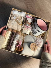 Load image into Gallery viewer, The Hot Chocolate Gift Set
