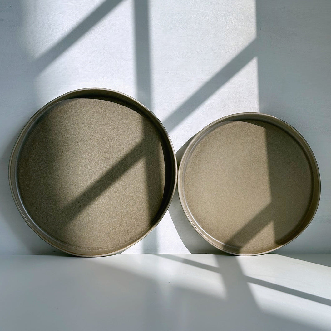 Minimal Beige Plates