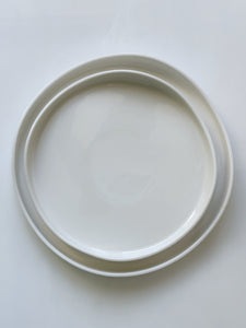 Minimal White Plates