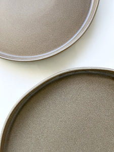 Minimal Beige Plates