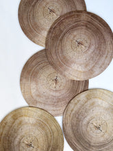 Load image into Gallery viewer, Round Wooden Branch Placemats
