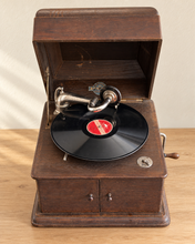 Load image into Gallery viewer, Vintage Wind-Up Gramophone, Attributed to Werner Juwel – Circa 1925–1935 – Made in Germany
