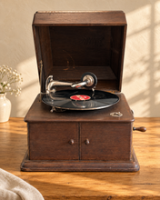 Load image into Gallery viewer, Vintage Wind-Up Gramophone, Attributed to Werner Juwel – Circa 1925–1935 – Made in Germany
