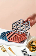 Load image into Gallery viewer, Geometric Table Mats
