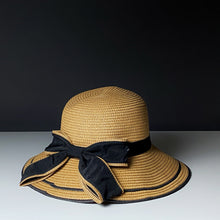 Load image into Gallery viewer, Korean Style Flat Brown Beach Hat
