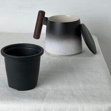 Load image into Gallery viewer, The Japanese Inflated Black &amp; White Mug with Infuser
