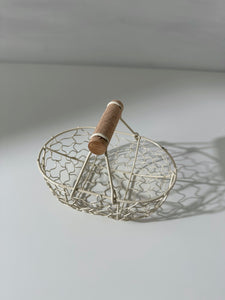 Mini off-white Vintage Wire Mesh Basket