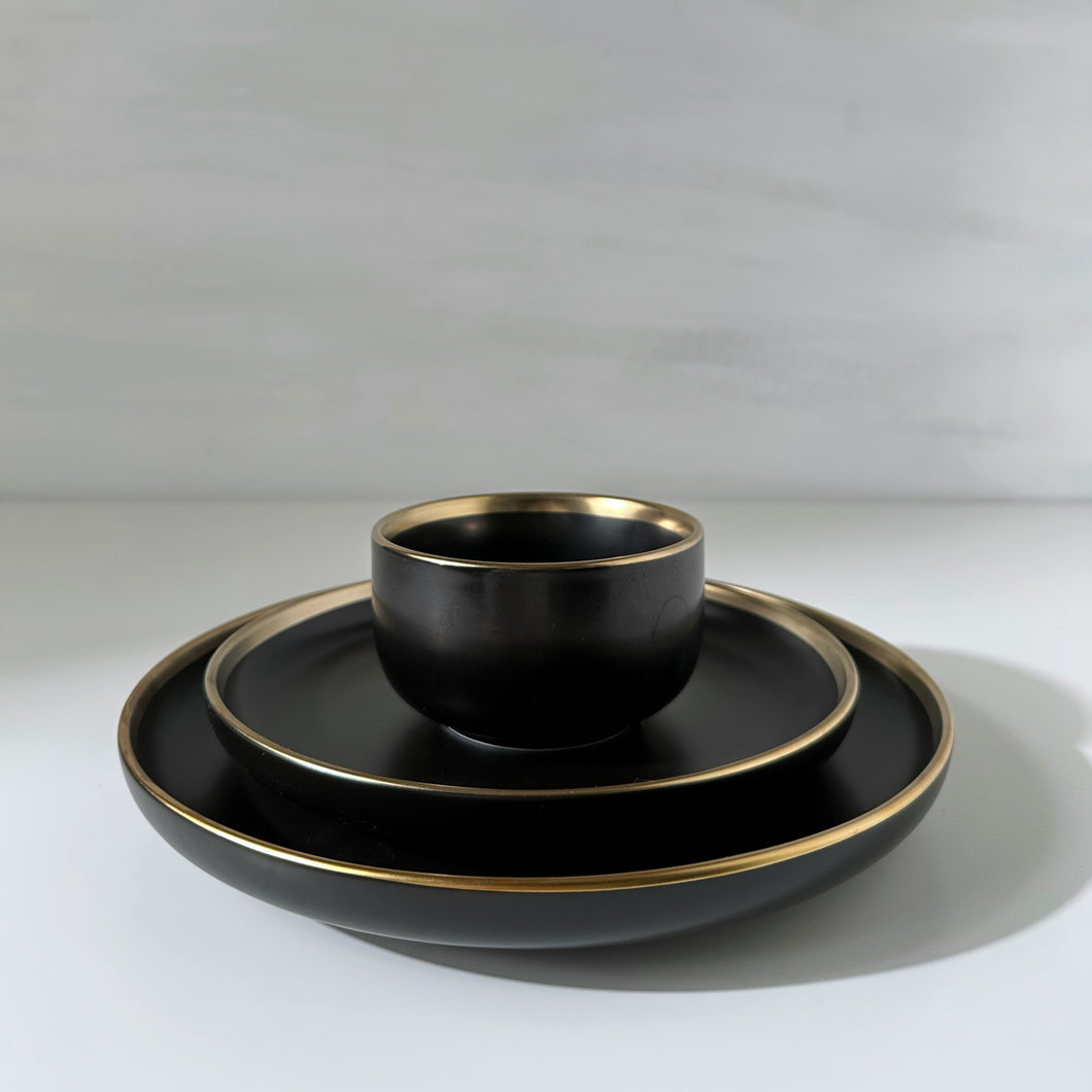 The Black Onyx Plates Set of Three with Bowl