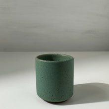 Load image into Gallery viewer, Vintgae Green Japanese Style Coffee/Tea Cup

